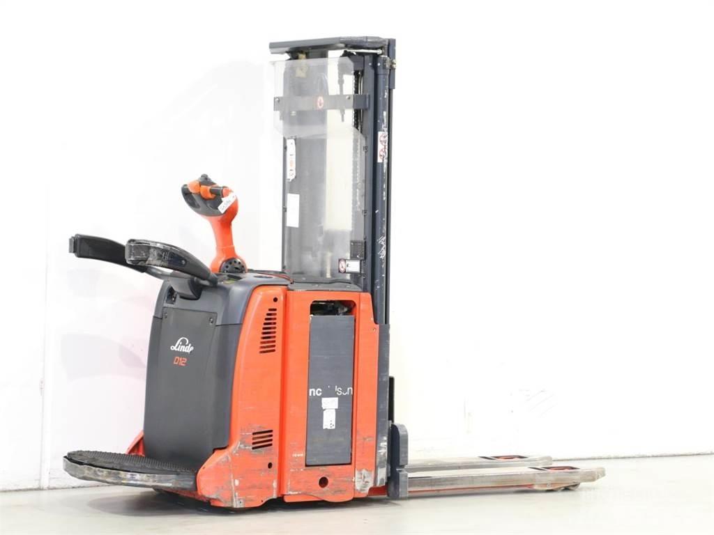 Linde D12AP/133 Yaya kumandali istif makinasi