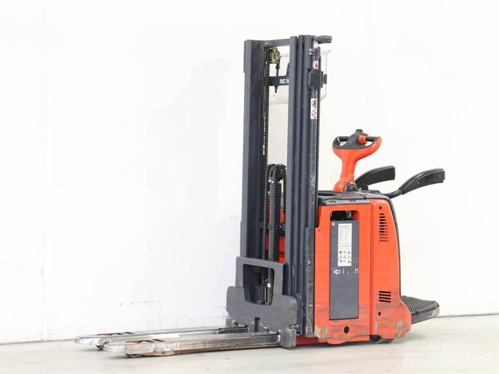 Linde D12AP/133 Yaya kumandali istif makinasi
