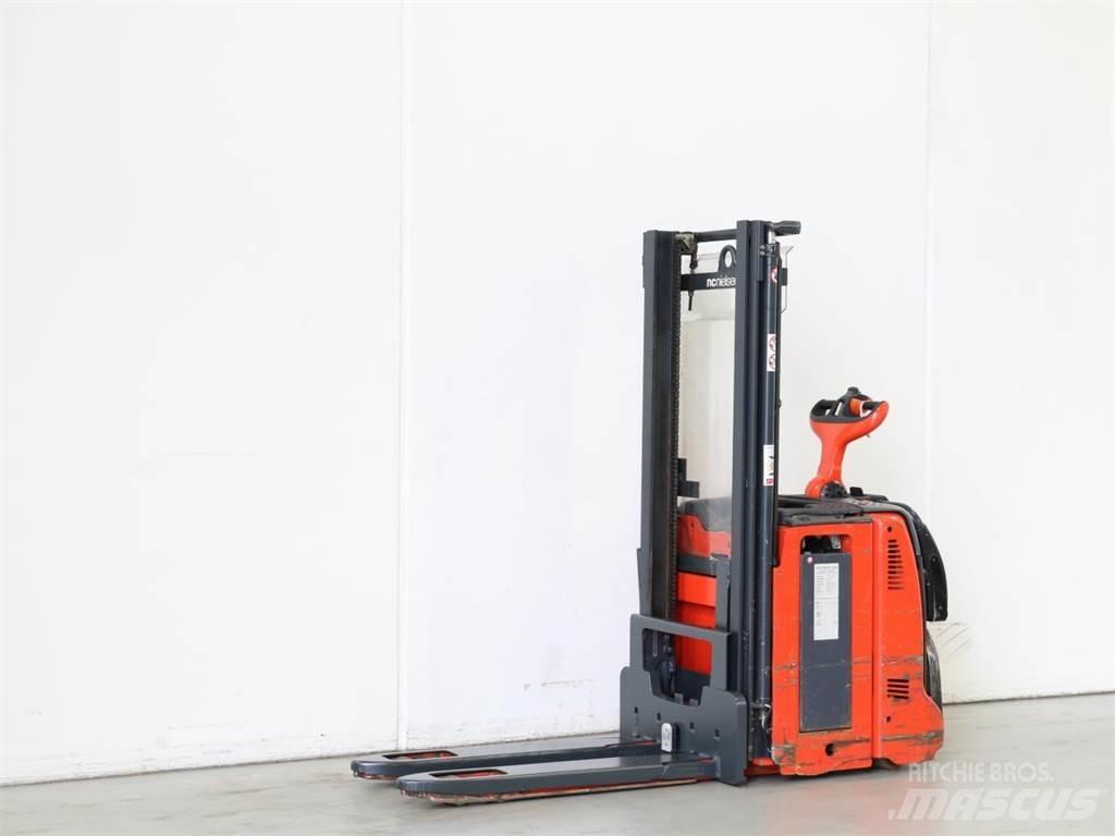 Linde D12AP/133 Yaya kumandali istif makinasi