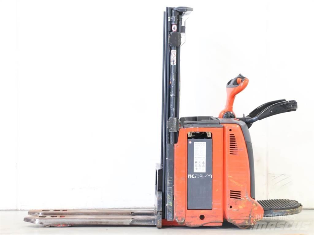 Linde D12AP/133-00 Yaya kumandali istif makinasi