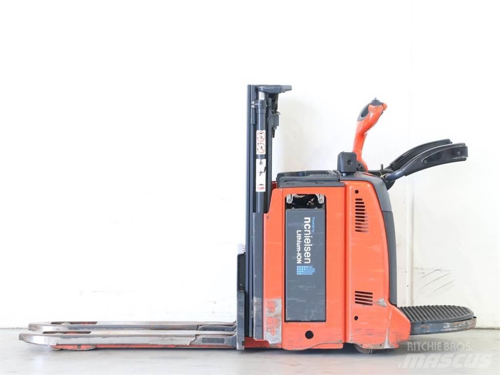 Linde D12HPAP/133-00 Yaya kumandali istif makinasi