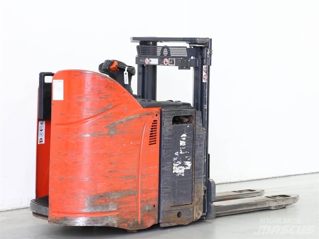Linde D12HPSP/133 Yaya kumandali istif makinasi
