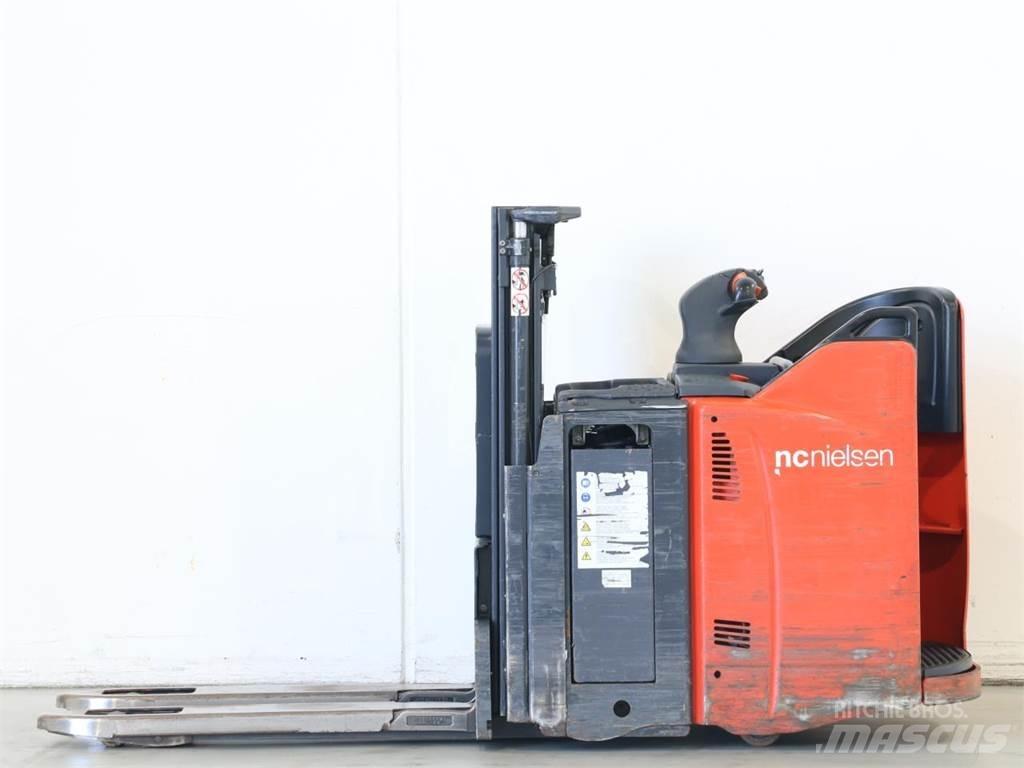 Linde D12HPSP/133 Yaya kumandali istif makinasi