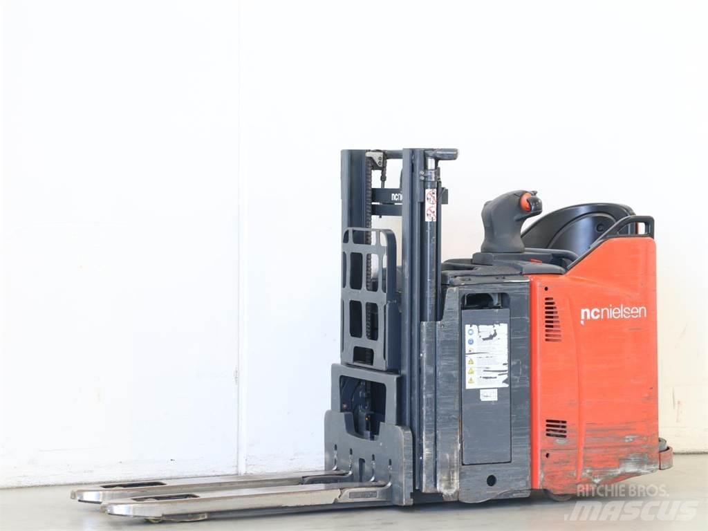 Linde D12HPSP/133 Yaya kumandali istif makinasi