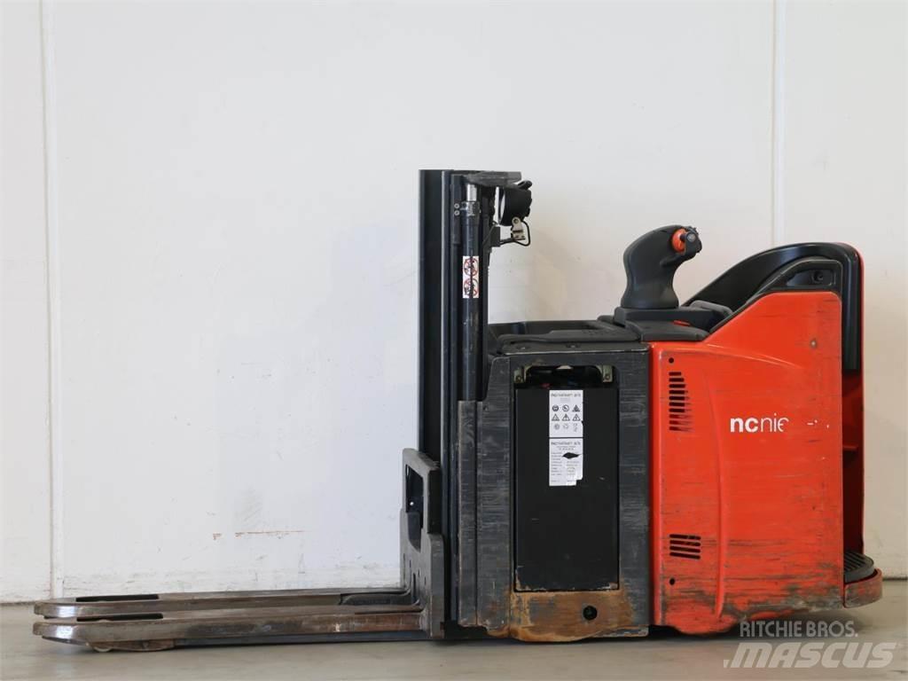 Linde D12HPSP/133-00 Yaya kumandali istif makinasi
