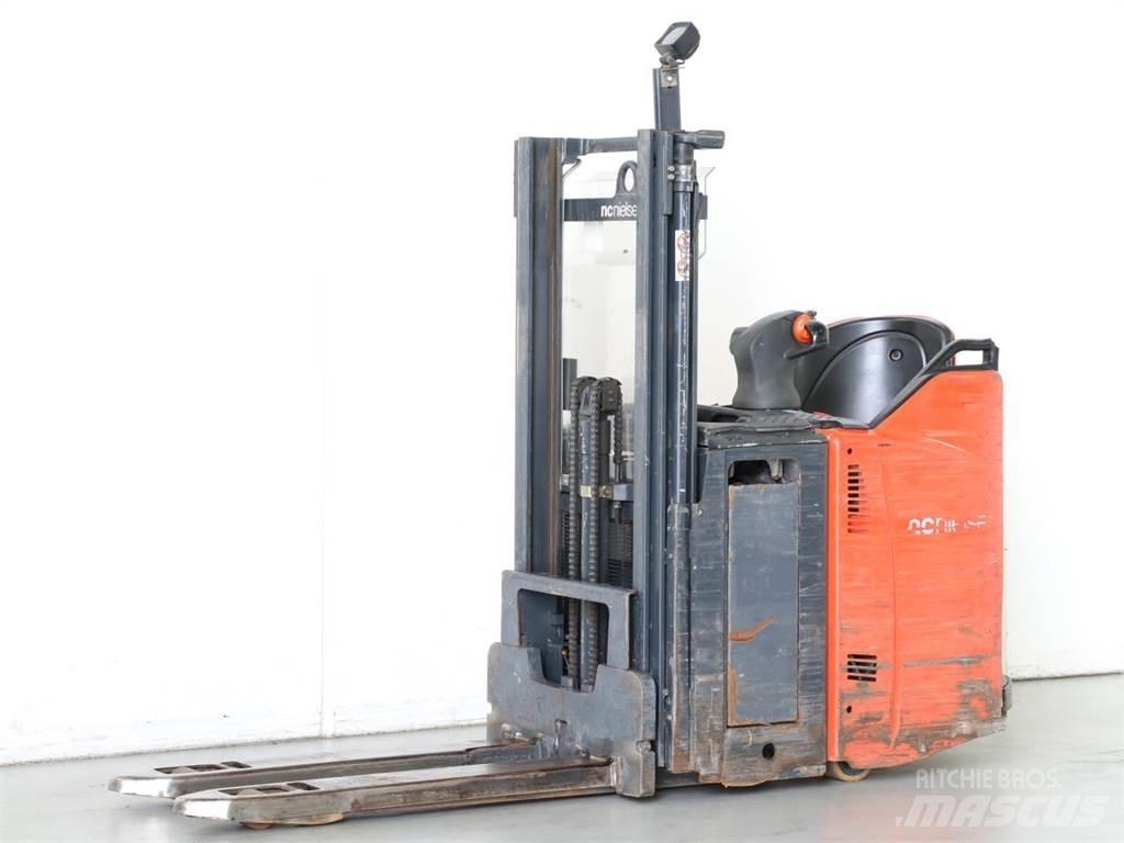 Linde D12SP/133 Yaya kumandali istif makinasi