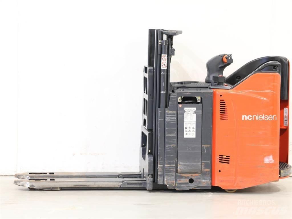 Linde D12SP/133-00 Yaya kumandali istif makinasi
