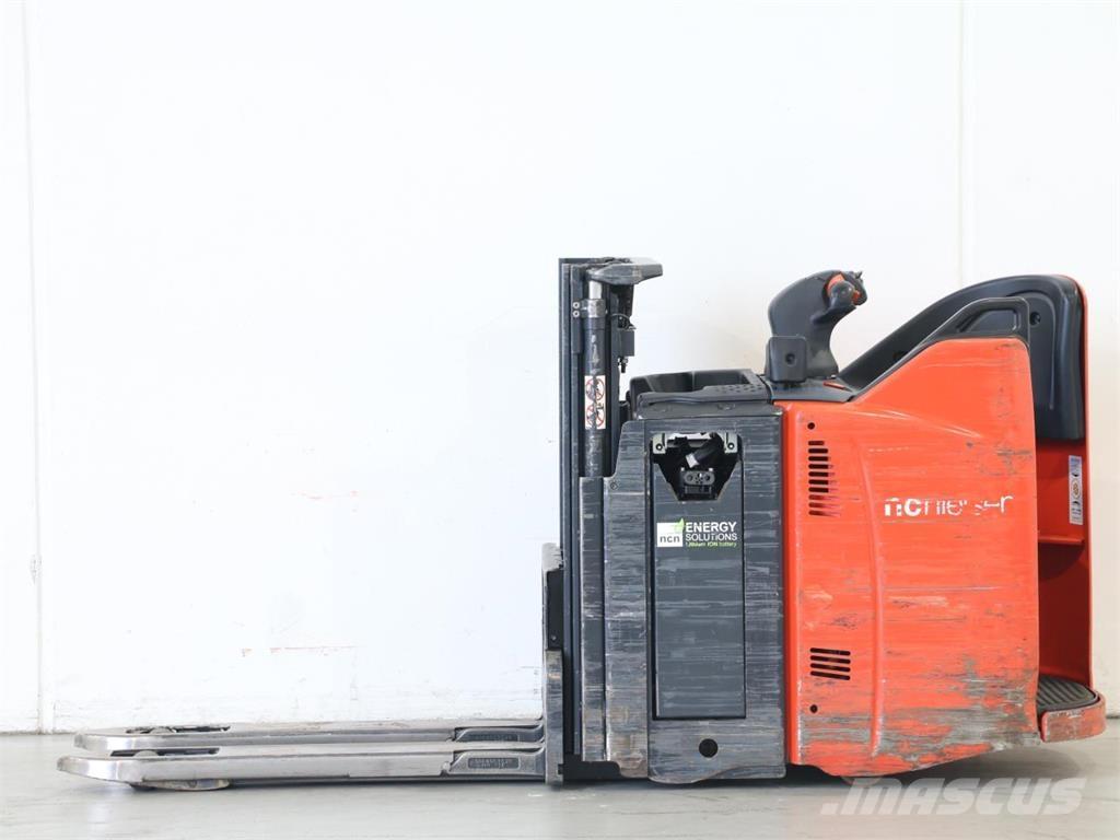 Linde D12SP/133-01 Yaya kumandali istif makinasi