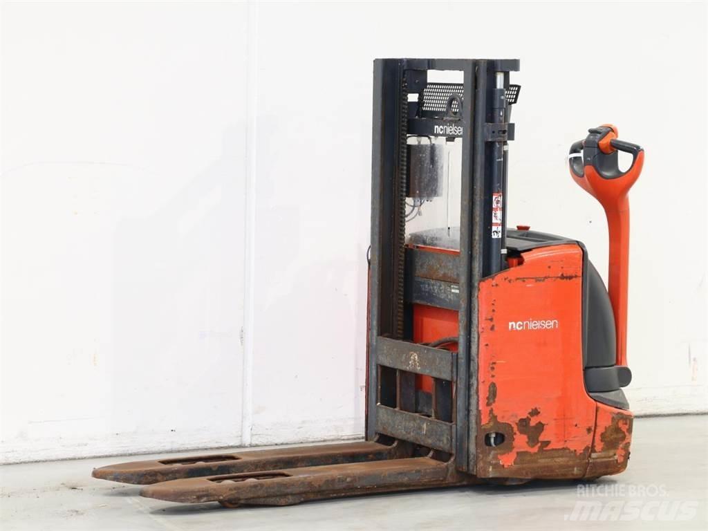 Linde L12I/1172 Yaya kumandali istif makinasi