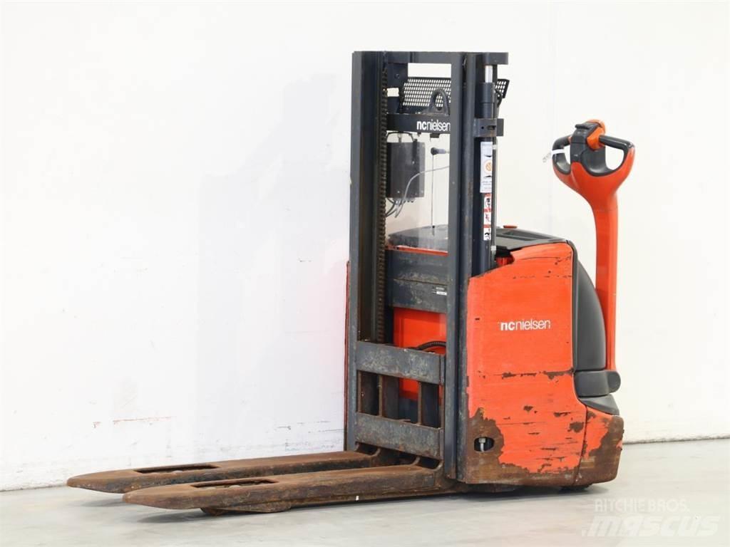Linde L12I/1172 Yaya kumandali istif makinasi