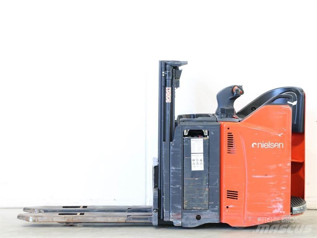 Linde L12SP/133-00 Yaya kumandali istif makinasi