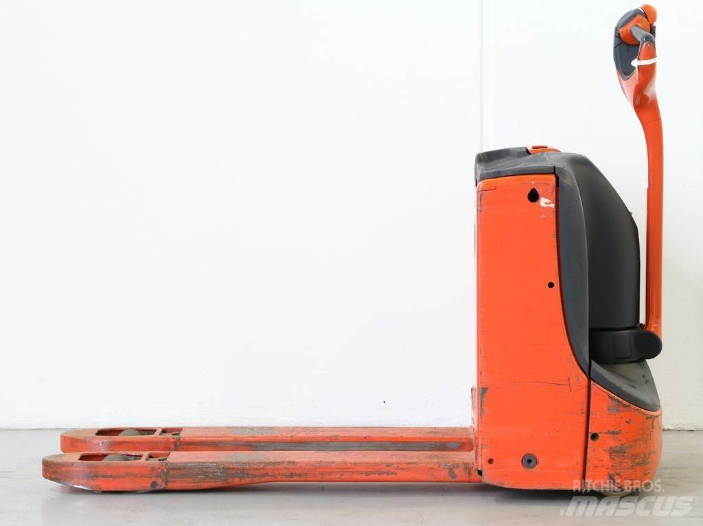 Linde T16/1152 Yaya kumandali istif makinasi