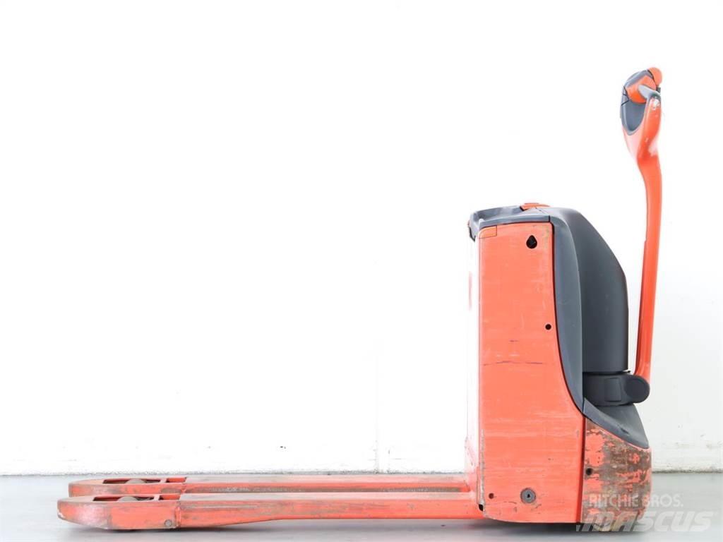 Linde T16/1152 Yaya kumandali istif makinasi