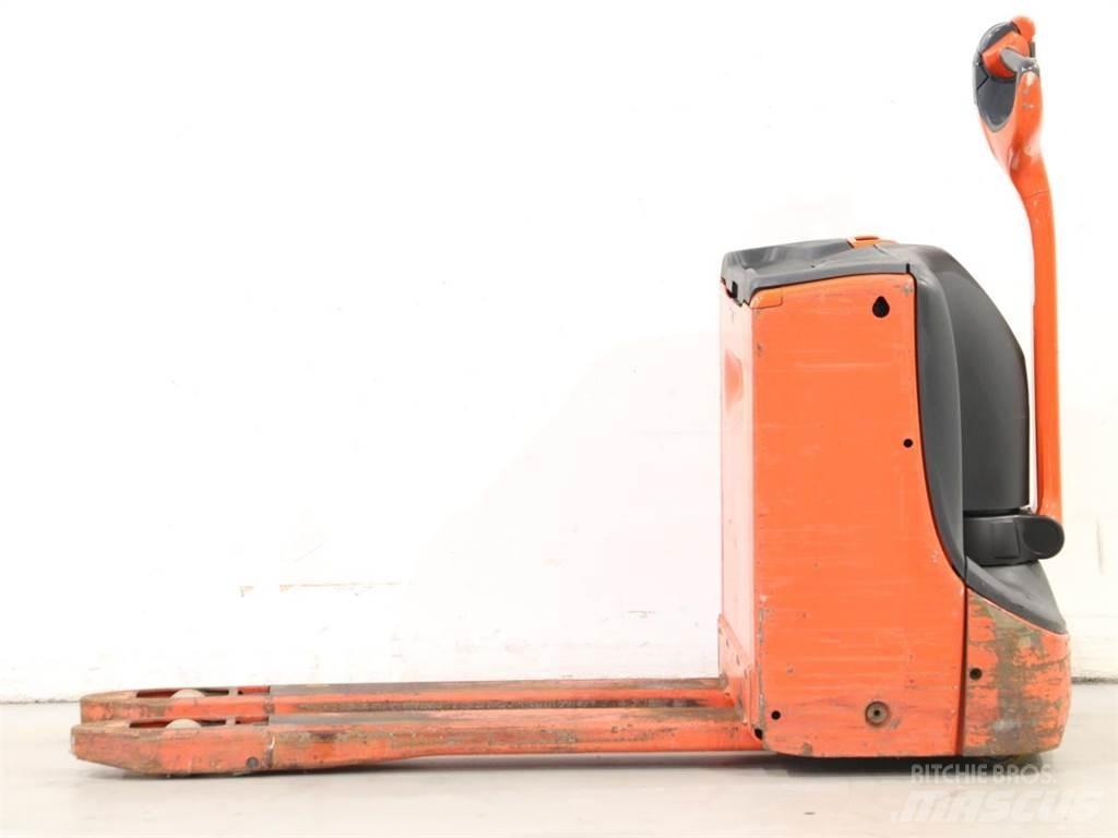 Linde T16/1152 Yaya kumandali istif makinasi