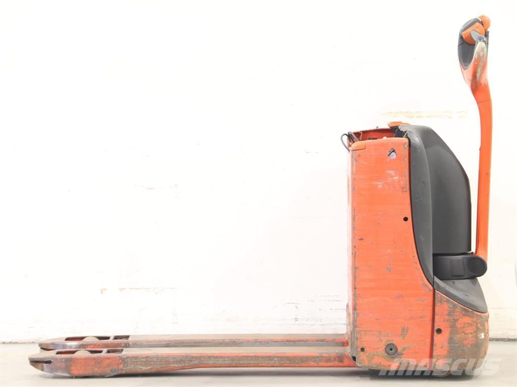 Linde T16/1152 Yaya kumandali istif makinasi