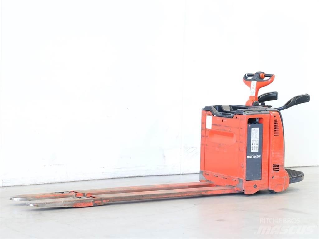Linde T20AP/131 Yaya kumandali istif makinasi