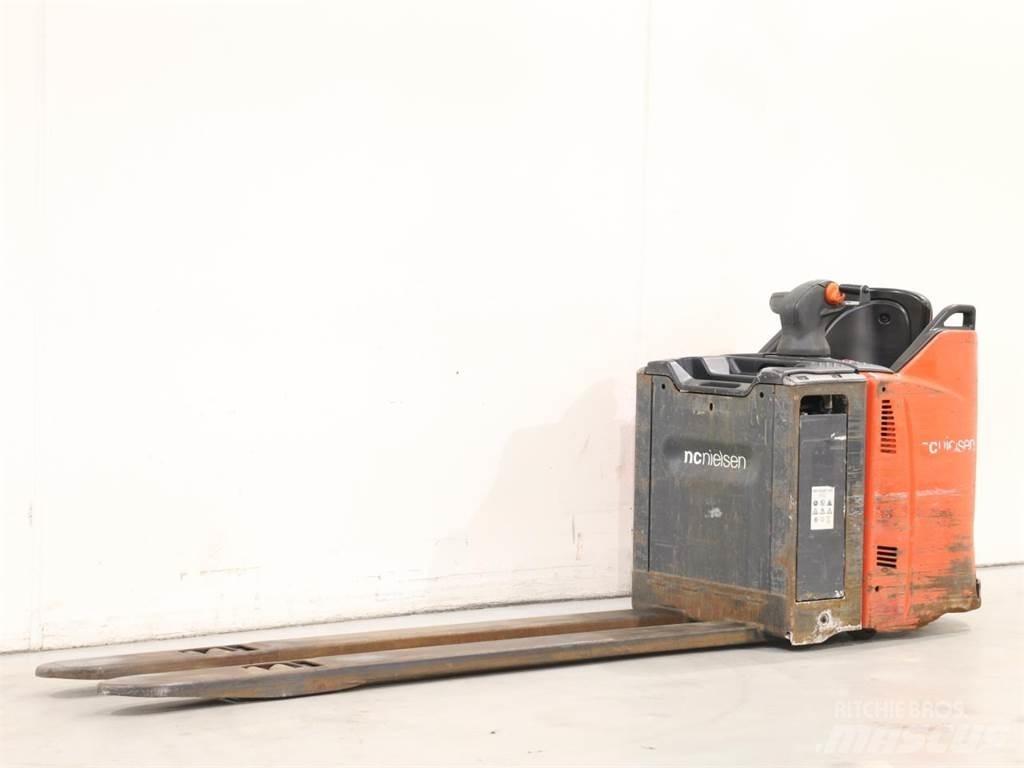 Linde T20SP/131 Yaya kumandali istif makinasi
