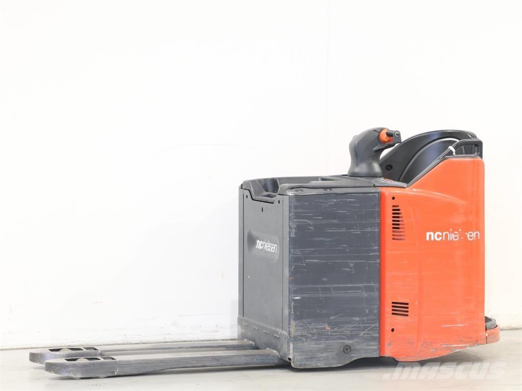 Linde T20SP/131 Yaya kumandali istif makinasi