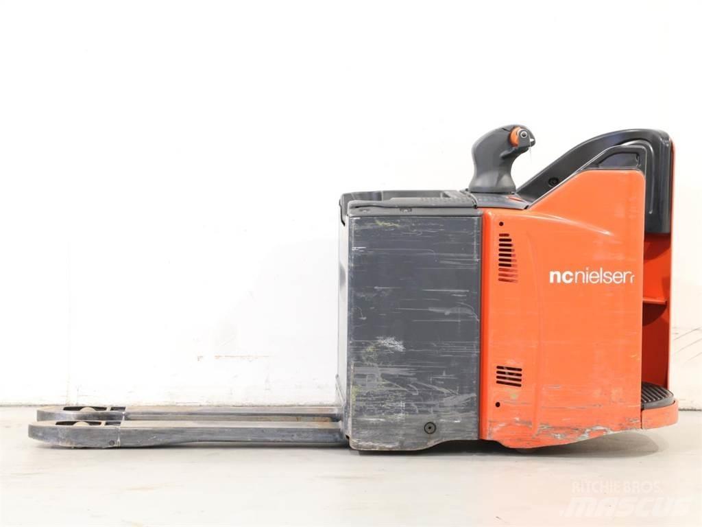 Linde T20SP/131 Yaya kumandali istif makinasi