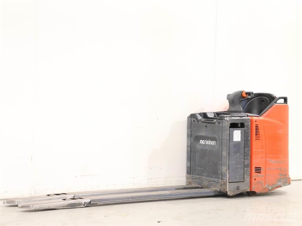 Linde T20SP/131 Yaya kumandali istif makinasi