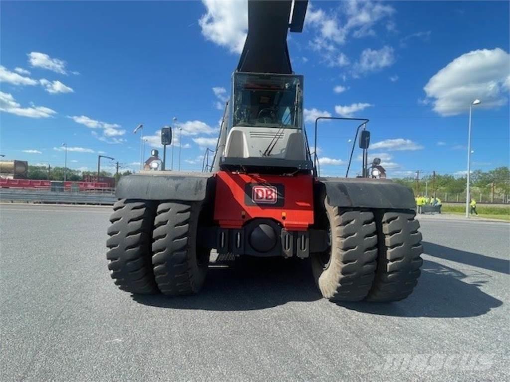 SMV 4531 CC5 Reach truck - depo içi istif araçları
