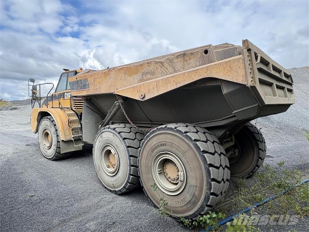 CAT 740 Belden kirma kaya kamyonu