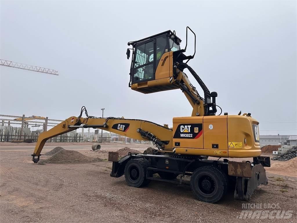 CAT MH3022 Lastik tekerli ekskavatörler