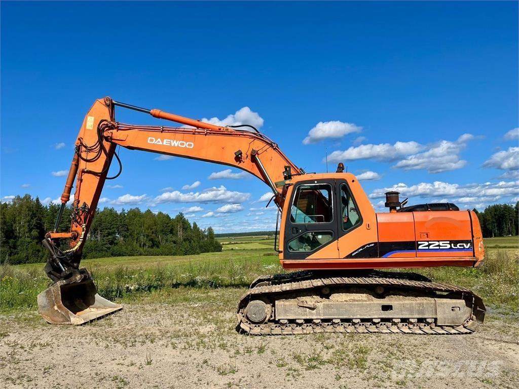 Daewoo 220LC-V Paletli ekskavatörler