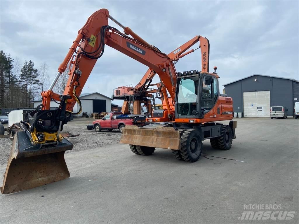 Doosan DX 140W Lastik tekerli ekskavatörler