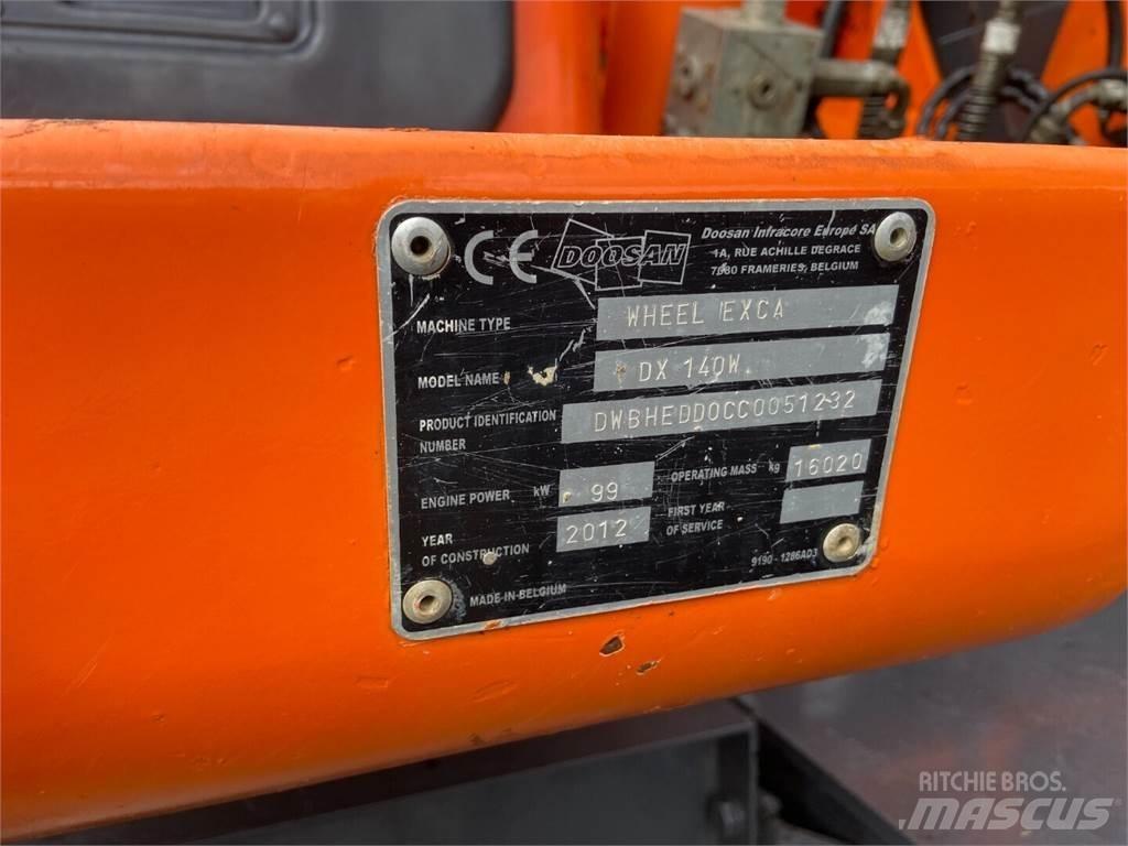 Doosan DX 140W Lastik tekerli ekskavatörler