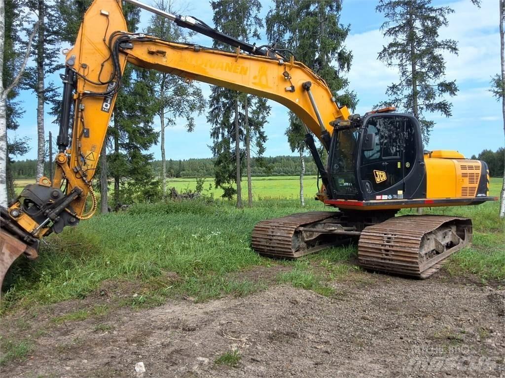 JCB 210 LCT4 Paletli ekskavatörler