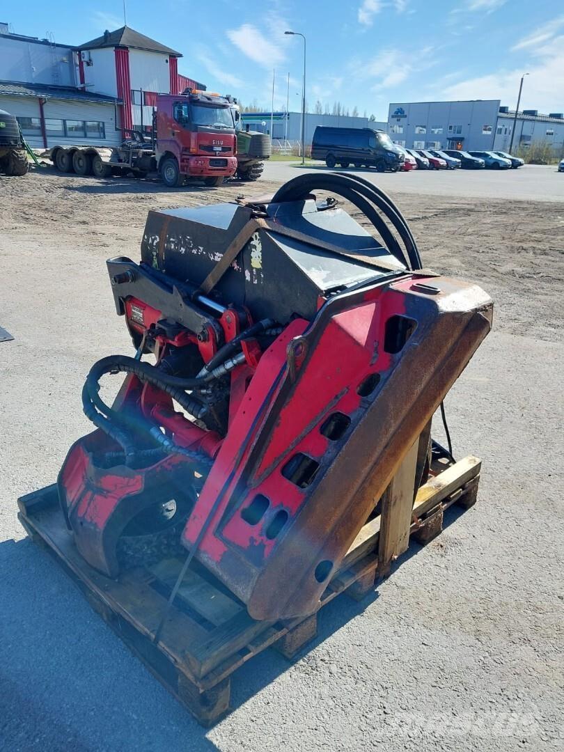 John Deere H415 Agaç kesme robotlari