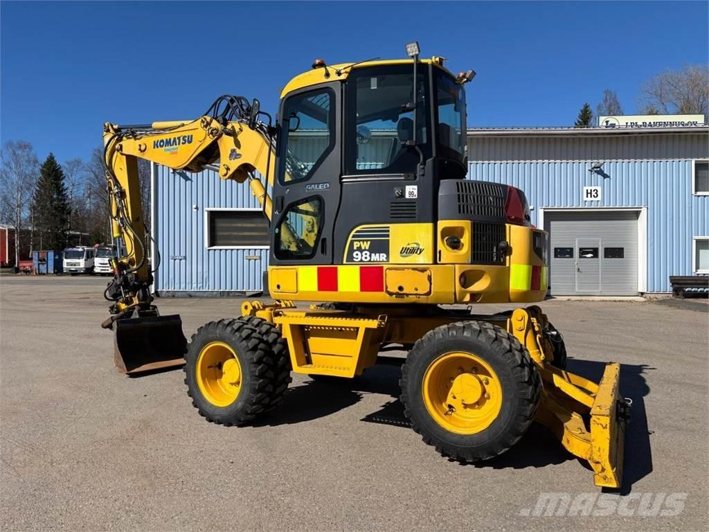 Komatsu PW 98MR-6 Lastik tekerli ekskavatörler