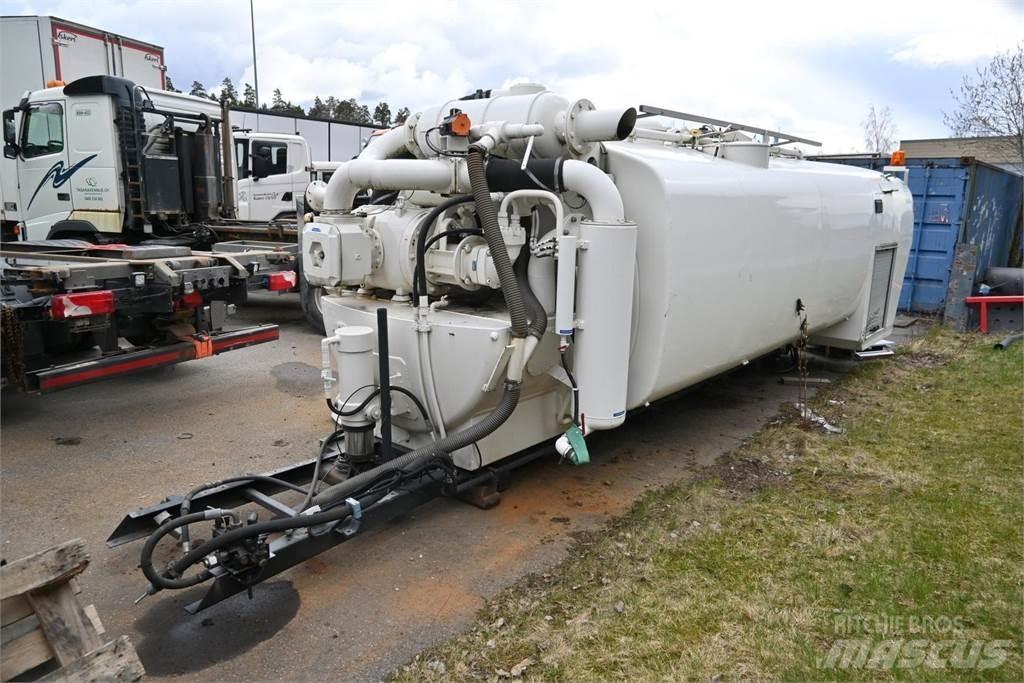  LOKASÄILIÖ Tanklar