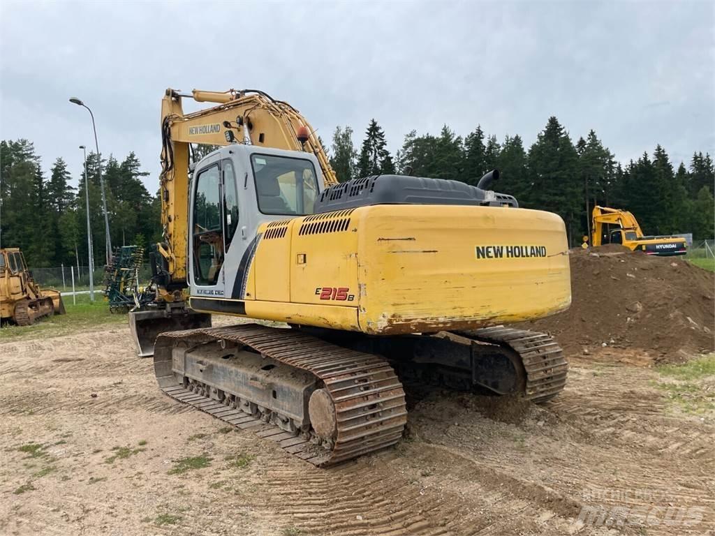 New Holland E215B Paletli ekskavatörler