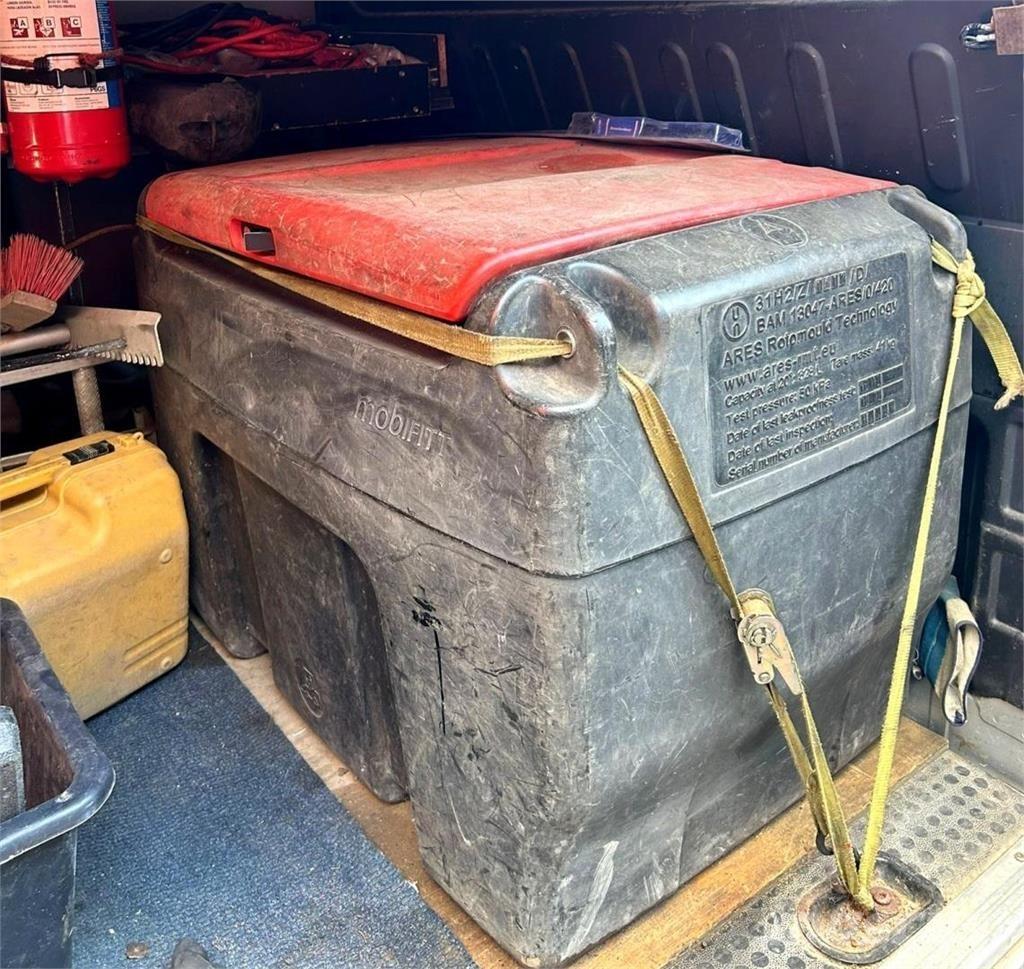  Polttoainesäiliö Tanklar