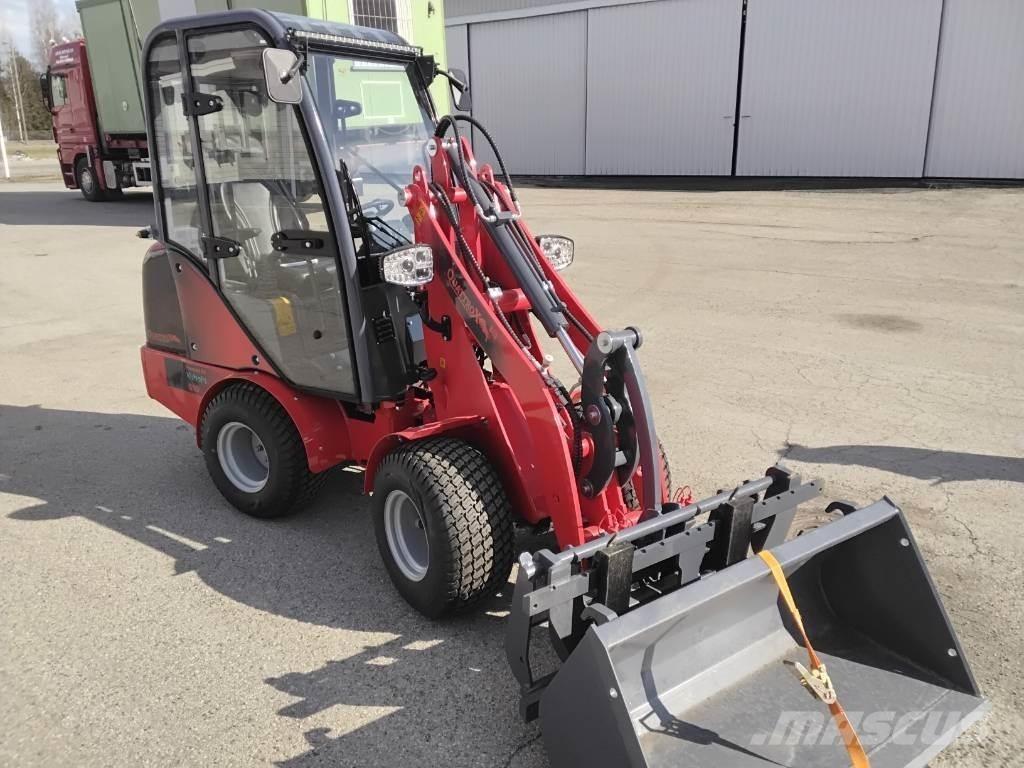 QuattroX QX-810 Mini yükleyiciler