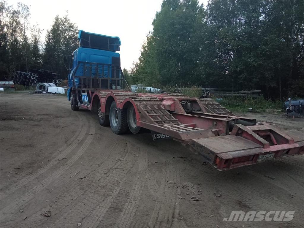 Sisu E12 Orman makinesi taşıma kamyonları