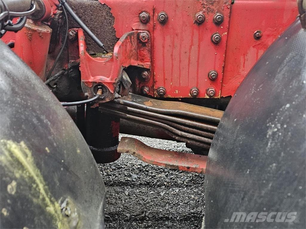 Sisu E12M 8X2 Vinçli kamyonlar