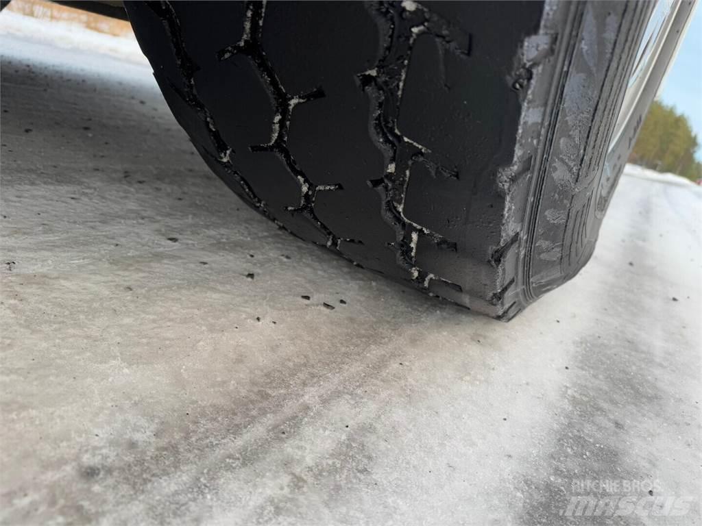 Sisu R500 Orman makinesi taşıma kamyonları