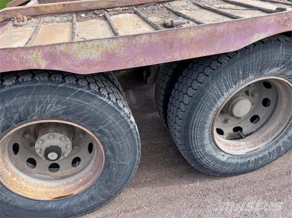 Sisu SM300 6X2 Orman makinesi taşıma kamyonları