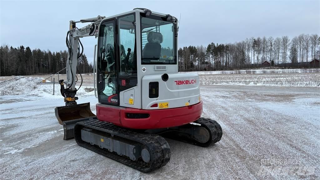 Takeuchi TB257FR Mini ekskavatörler, 7 tona dek