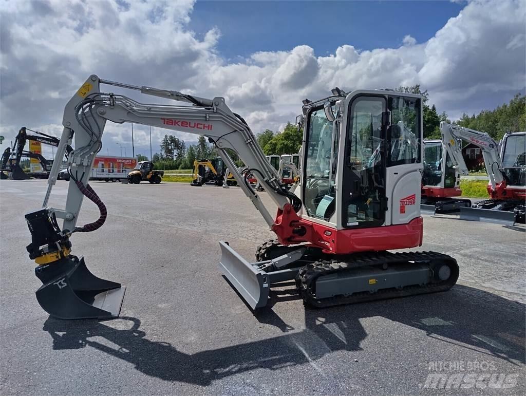 Takeuchi TB335R Mini ekskavatörler, 7 tona dek