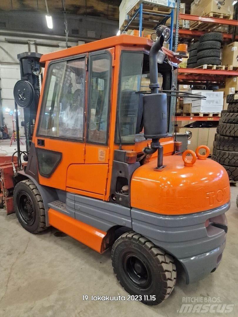 Toyota 02-6FDF30 Dizel forkliftler