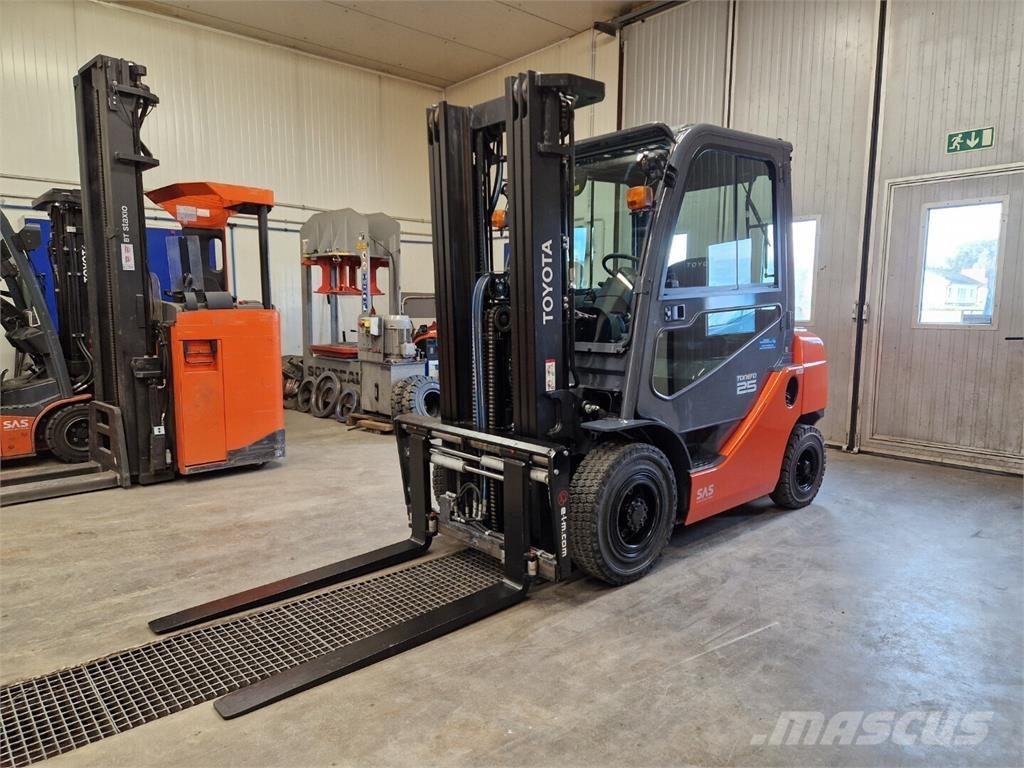 Toyota 02-8FDF25 Dizel forkliftler