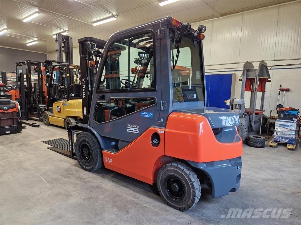 Toyota 02-8FDF25 Dizel forkliftler