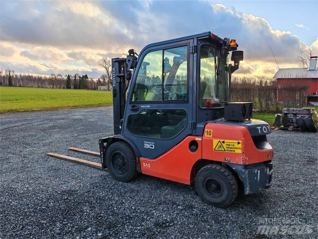 Toyota 52-8FDF30 Dizel forkliftler
