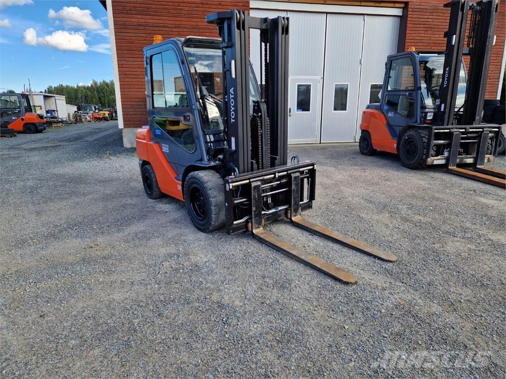 Toyota 52-8FDJF35 Dizel forkliftler