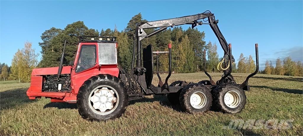 Valmet 702 Tomruk yükleyici traktörler