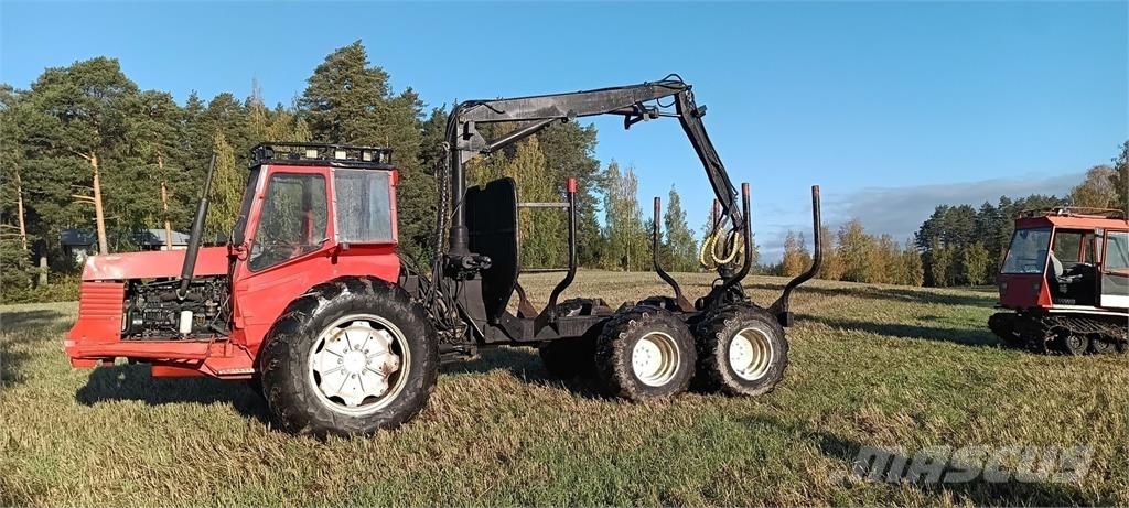 Valmet 702 Tomruk yükleyici traktörler